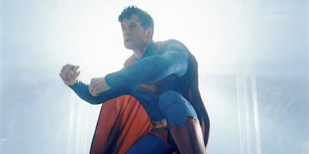 جيمس جان يتحدث عن اختلاف الموسيقى في فيلم Superman - أخبار كلمتك