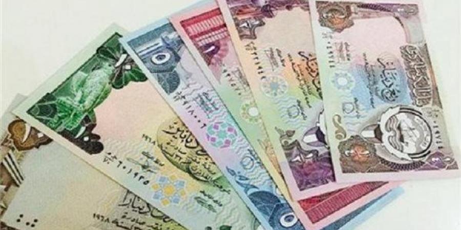 تعرف على سعر الدينار الكويتي مقابل الجنيه المصري بالتعاملات الصباحية اليوم الأحد