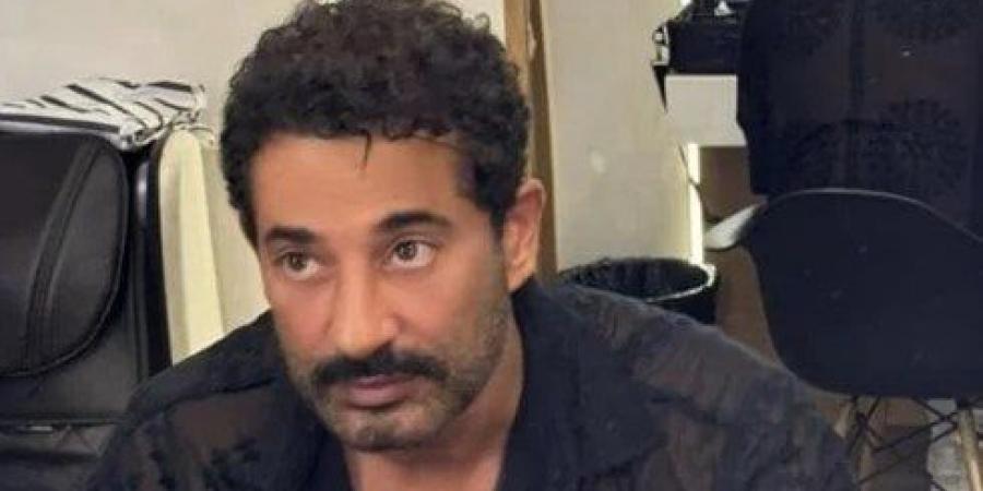 عمرو سعد يخطف الأنظار بـ «لوك جديد».. والجمهور: «جامد يا عالمي» - أخبار كلمتك