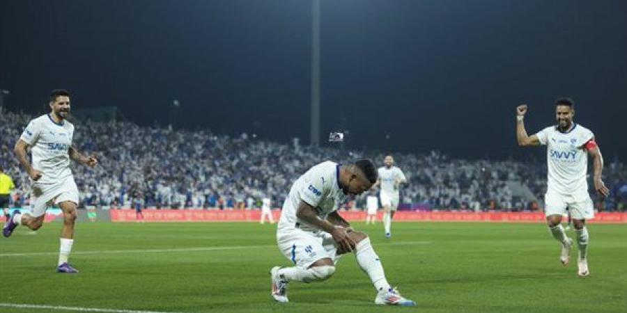 الهلال يكتسح النصر برباعية ويتوج بطلا لكأس السوبر السعودي - أخبار كلمتك