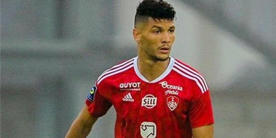 الأهلي ينهي صفقة أشرف داري واللاعب في القاهرة خلال ساعات - أخبار كلمتك