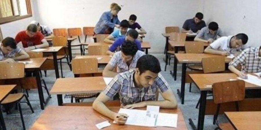 طلاب الثانوية العامة يؤدون اليوم امتحانات الدور الثاني في اللغة الأجنبية الثانية والتربية الوطنية - أخبار كلمتك