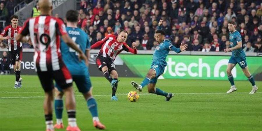 الدوري الإنجليزي، تعادل إيجابي 1-1 بين برينتفورد وبورنموث في الشوط الأول (صور) - أخبار كلمتك