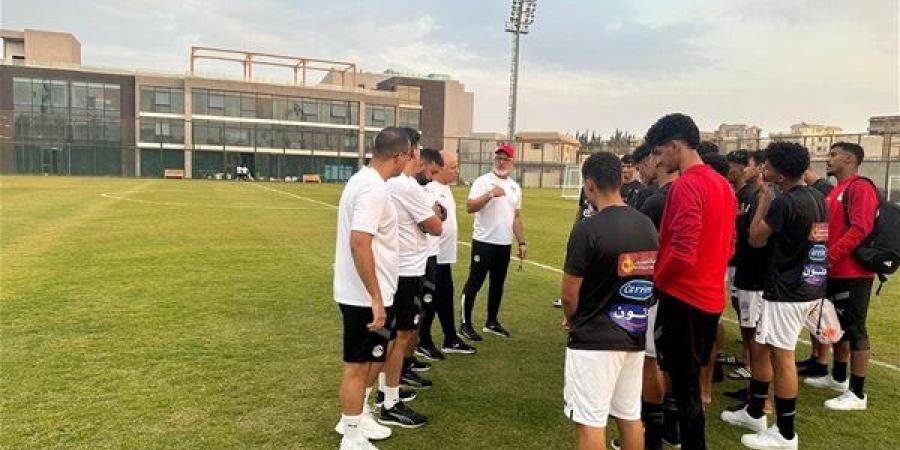 ماذا قال ميكالي للاعبي منتخب الشباب قبل مواجهة تونس - أخبار كلمتك