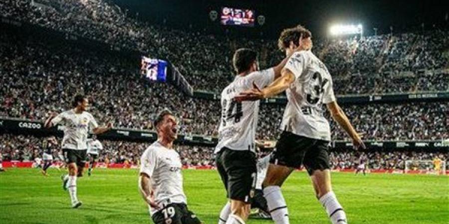 فالنسيا يقيل مدربه قبل مواجهة ريال مدريد بالدوري الإسباني - أخبار كلمتك