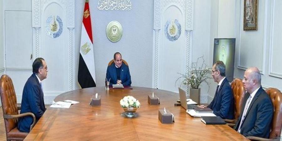 السيسي يتابع جهود تحسين خدمات التغطية وجودة الاتصالات والإنترنت وتلبية احتياجات المواطنين - أخبار كلمتك