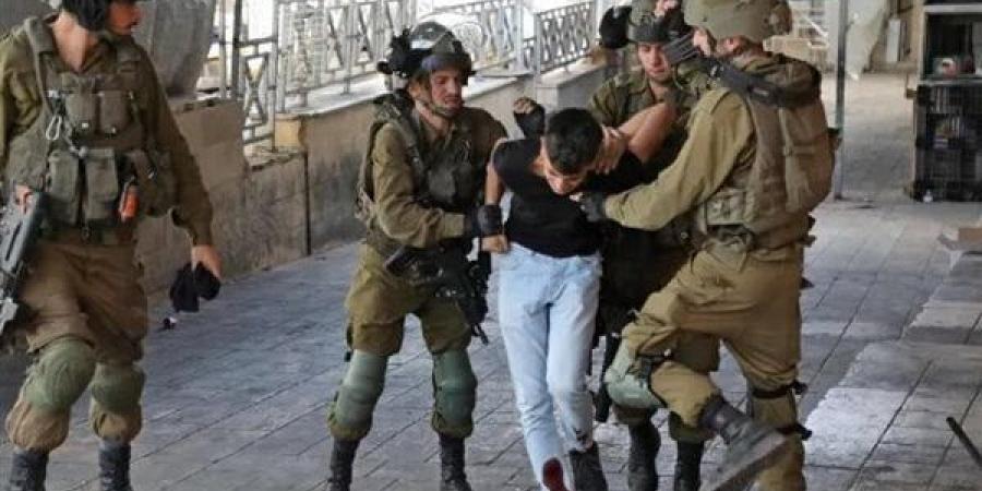 بينهم أسرى سابقون، إسرائيل تعتقل 25 فلسطينيا في الضفة - أخبار كلمتك