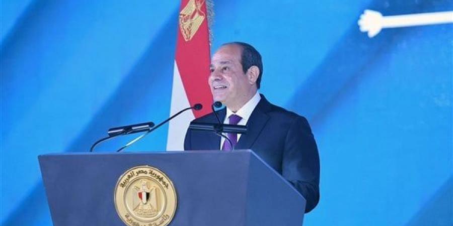 السيسي: يقظة القوات المسلحة والشرطة ووعي المواطنين ووحدتهم حائط الصد ضد أهل الشر - أخبار كلمتك